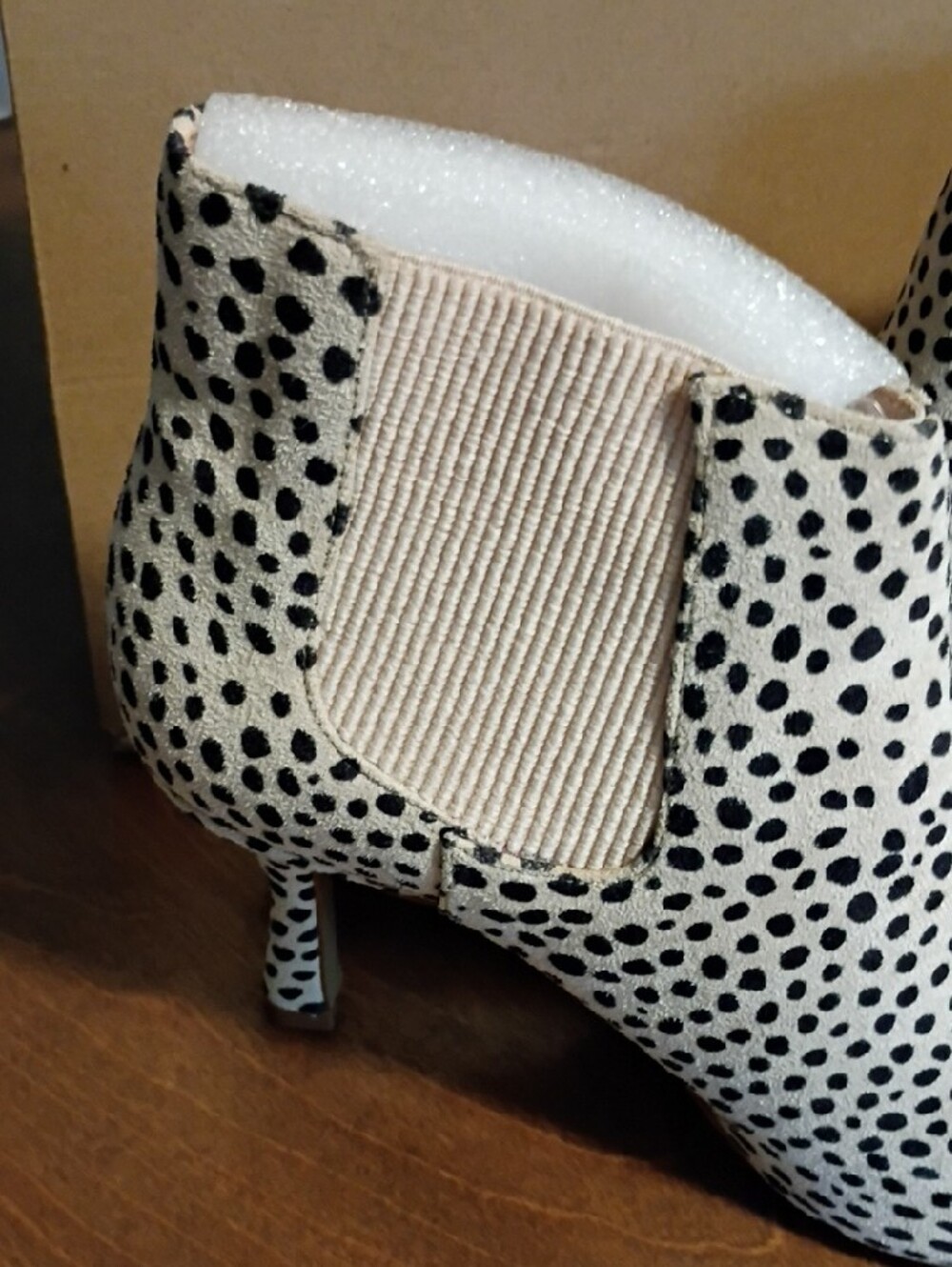 Journee Collection White and Black Dalmatian Print Pointed Ankle Boots - Picture 4 of 8